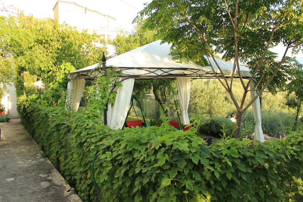 Apartments Petrada Омиш Экстерьер фото