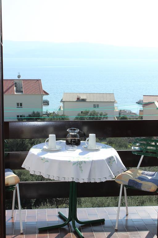 Apartments Petrada Омиш Экстерьер фото
