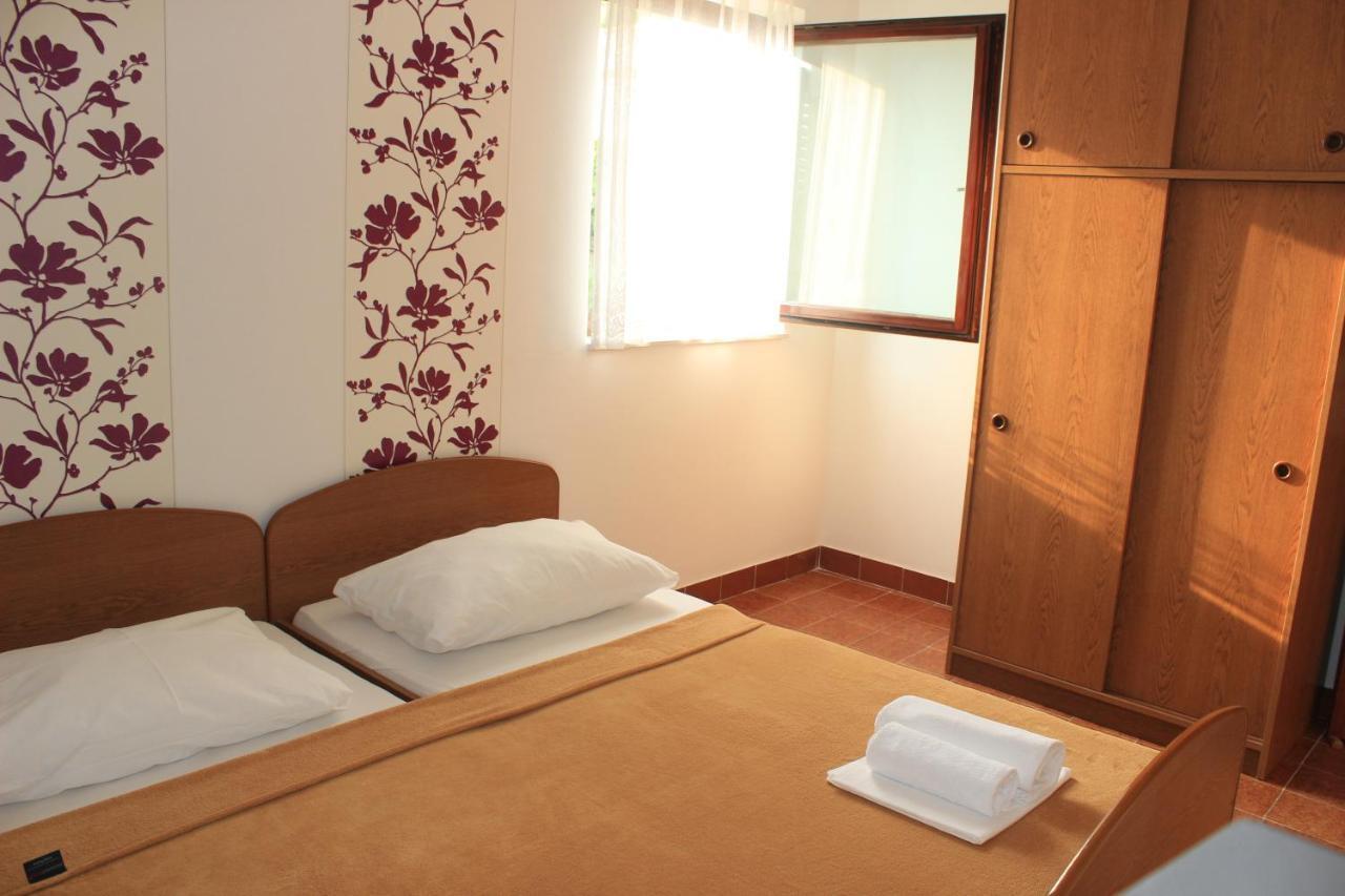 Apartments Petrada Омиш Номер фото
