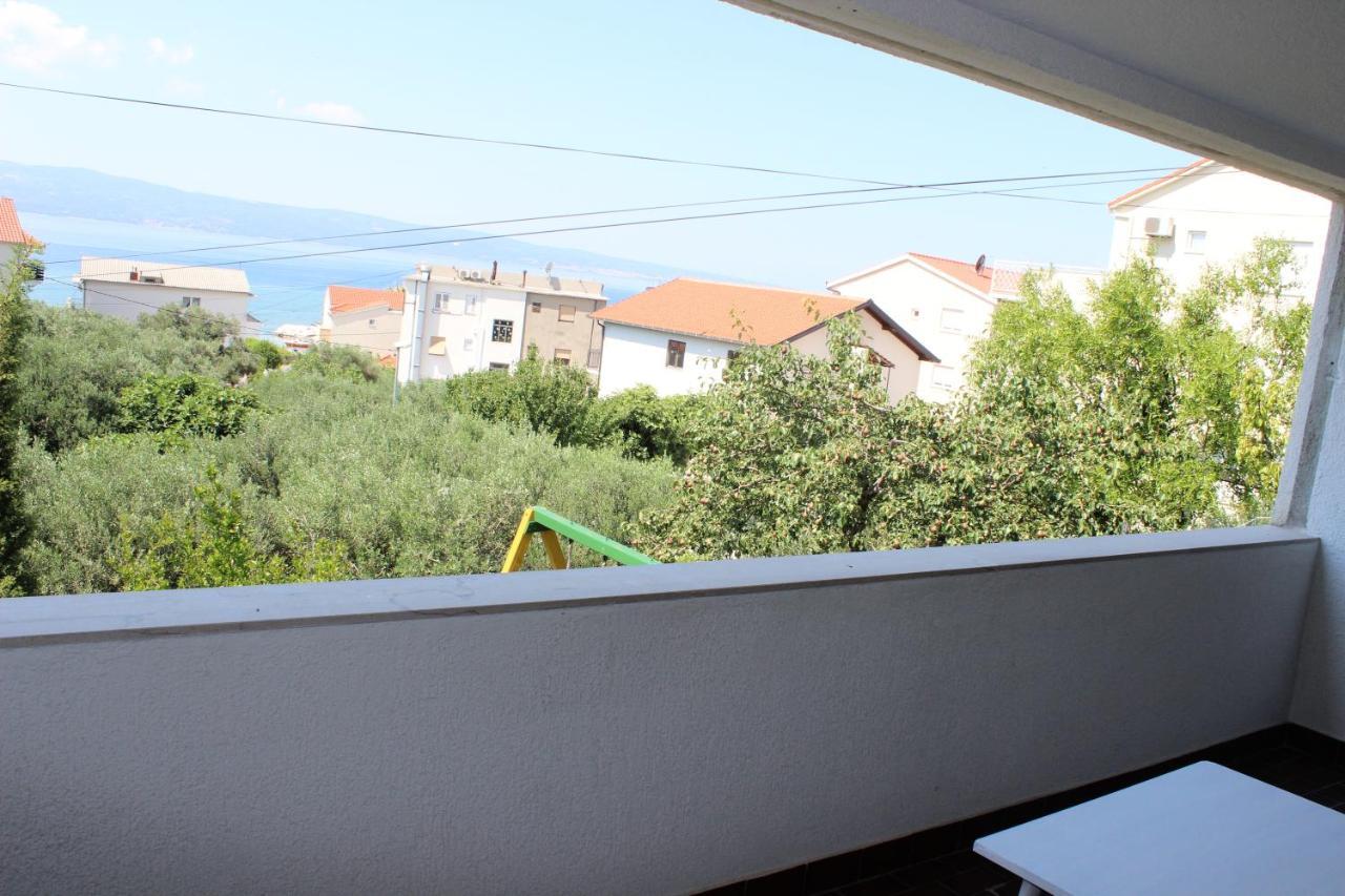 Apartments Petrada Омиш Экстерьер фото